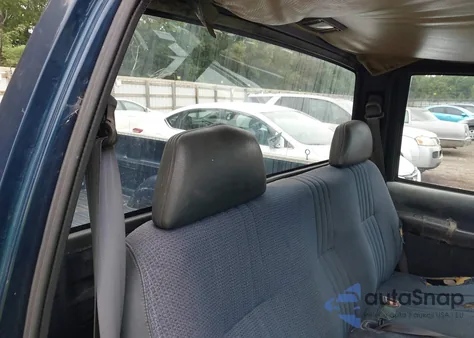 1996 Chevrolet Gmt-400 C1500 from USA, damaged, VIN 1GCEC14W1TZ209443